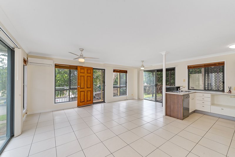 Photo - 8/8 Eric Road, Holland Park QLD 4121 - Image 1