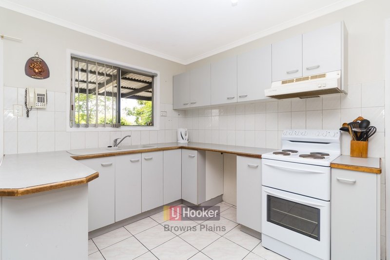 Photo - 88 Flinders Crescent, Boronia Heights QLD 4124 - Image 3