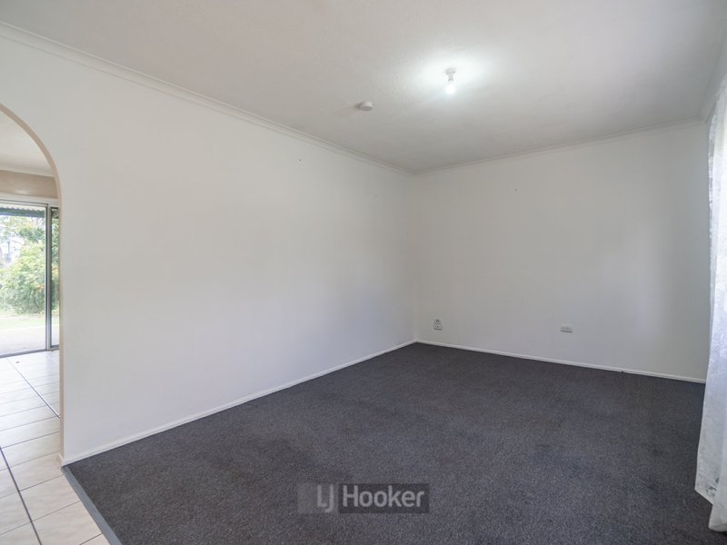 Photo - 88 Flinders Crescent, Boronia Heights QLD 4124 - Image 6