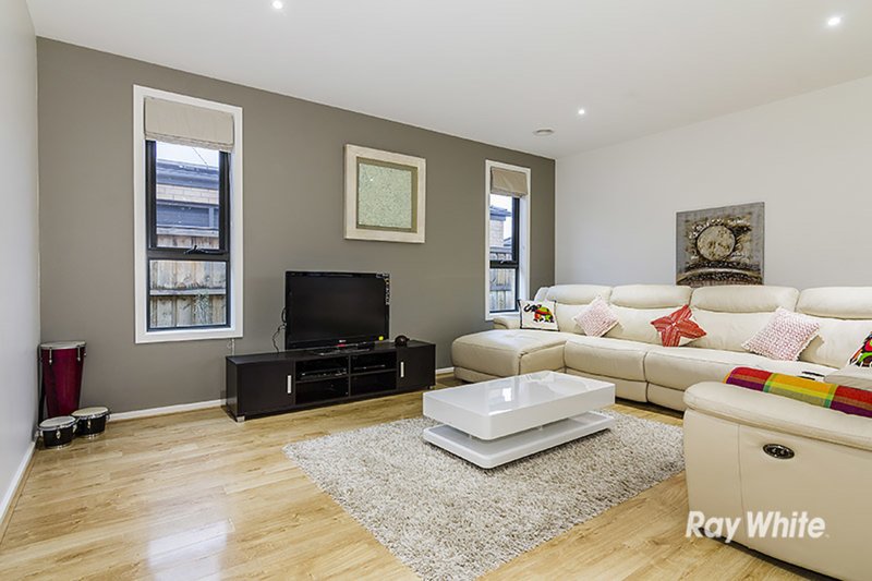 Photo - 88 Glenelg Street, Clyde North VIC 3978 - Image 4