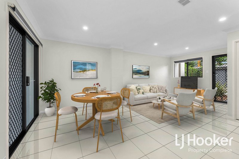 Photo - 8/8 Highlands Street, Yarrabilba QLD 4207 - Image 4