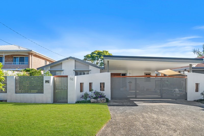 Photo - 88 Jacaranda Avenue, Tweed Heads West NSW 2485 - Image 4