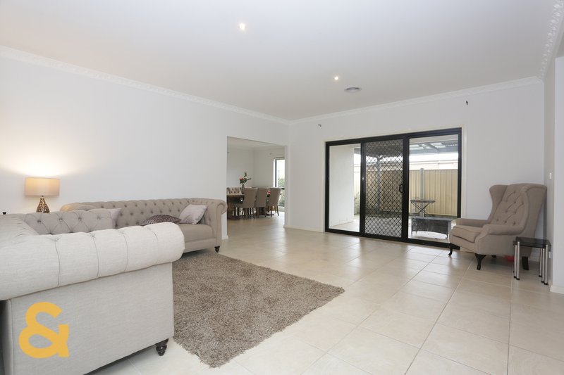 Photo - 88 Kirkham Drive, Greenvale VIC 3059 - Image 3