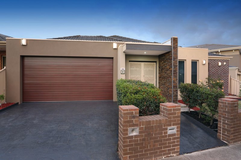 Photo - 88 Lakeside Drive, Roxburgh Park VIC 3064 - Image 2