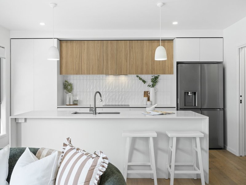 Photo - 8/8 Lawrence Lyons Place, Kenmore QLD 4069 - Image 5