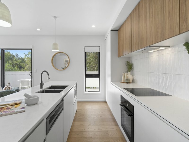 Photo - 8/8 Lawrence Lyons Place, Kenmore QLD 4069 - Image 7