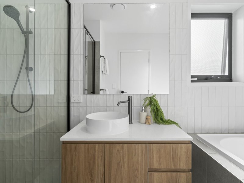 Photo - 8/8 Lawrence Lyons Place, Kenmore QLD 4069 - Image 16