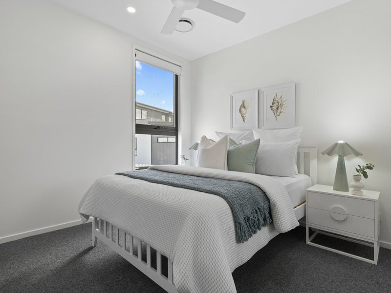 Photo - 8/8 Lawrence Lyons Place, Kenmore QLD 4069 - Image 17