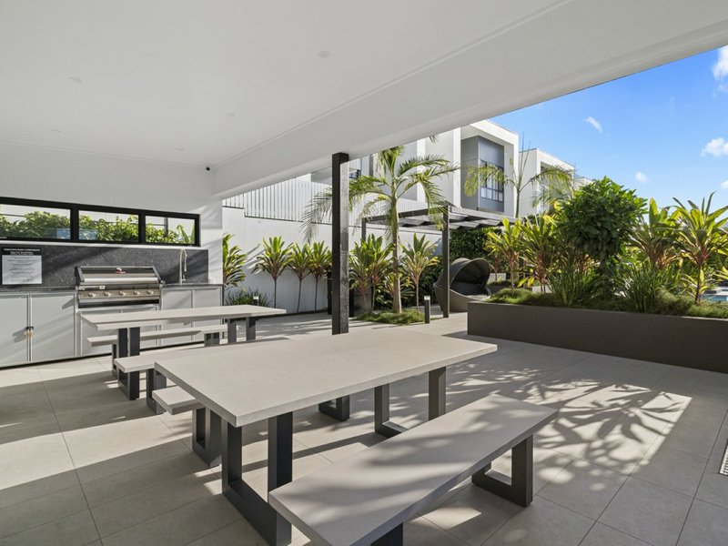 Photo - 8/8 Lawrence Lyons Place, Kenmore QLD 4069 - Image 25