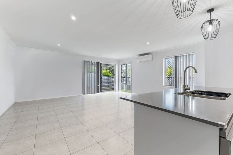Photo - 88 Promenade Circuit, Rothwell QLD 4022 - Image 6