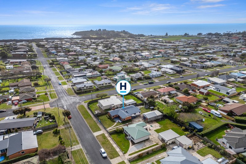 Photo - 88 Ronald Street, Devonport TAS 7310 - Image 2