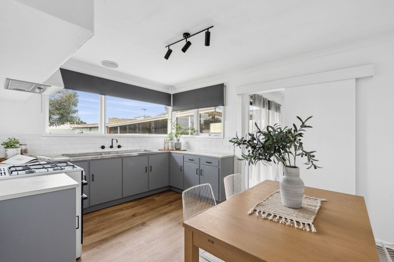 Photo - 88 Ruhamah Avenue, Bell Post Hill VIC 3215 - Image 4
