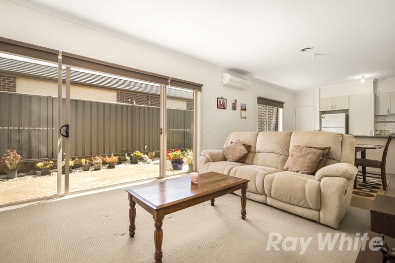 Photo - 88 Sabel Drive, Cranbourne North VIC 3977 - Image 4