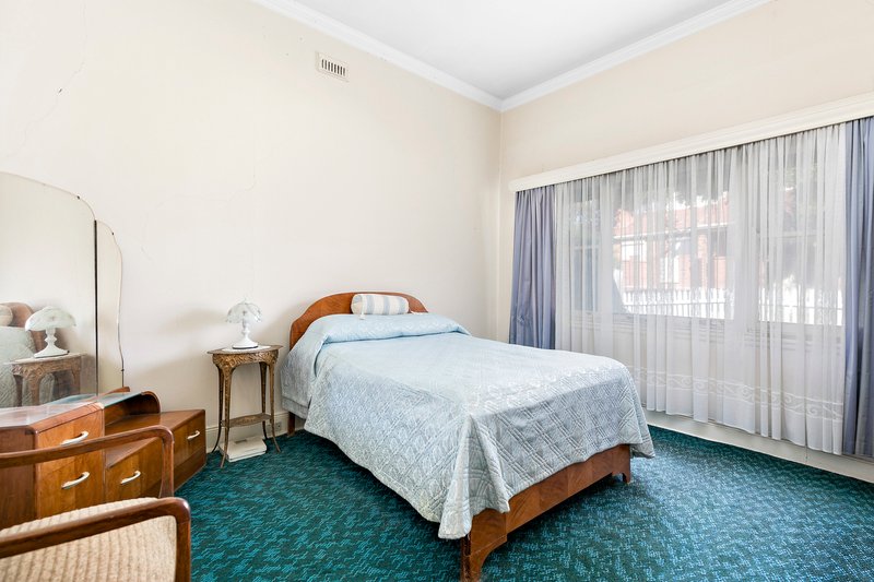 Photo - 88 Shaftsbury Street, Coburg VIC 3058 - Image 11