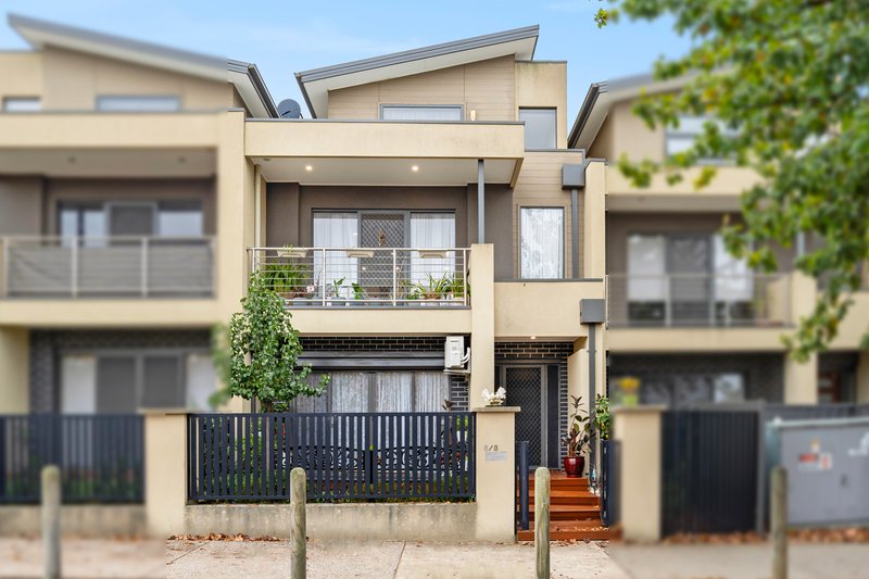 8/8 The Crossing, Caroline Springs VIC 3023