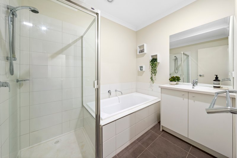 Photo - 8/8 The Crossing, Caroline Springs VIC 3023 - Image 19