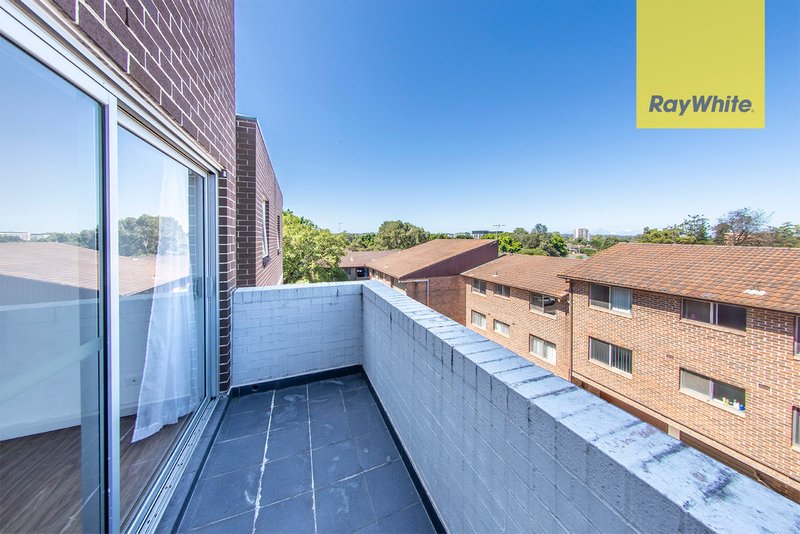 Photo - 8/8 Una Street, Harris Park NSW 2150 - Image 8