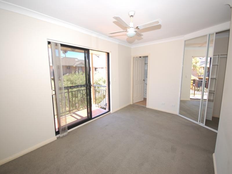 Photo - 8/8 Warumbui Ave , Miranda NSW 2228 - Image 4