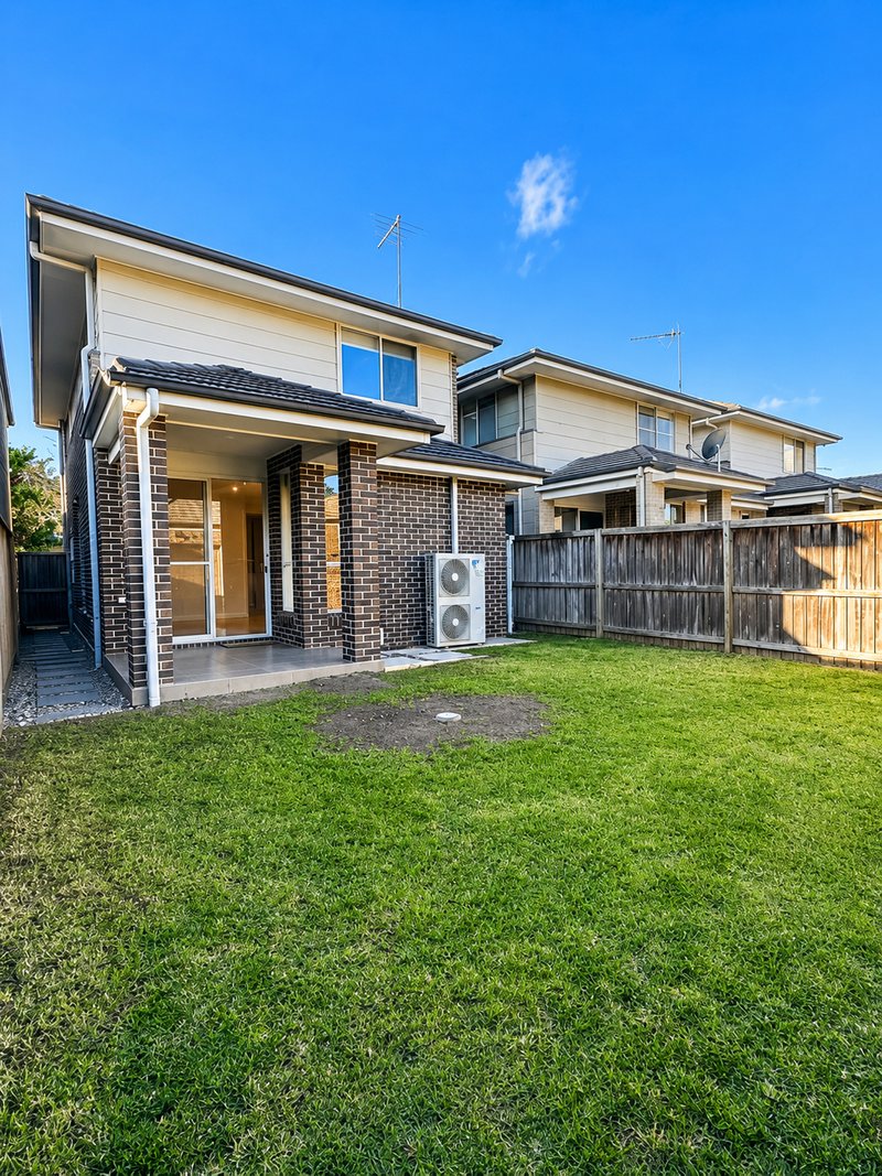 Photo - 88 William Hart Crescent, Penrith NSW 2750 - Image 9
