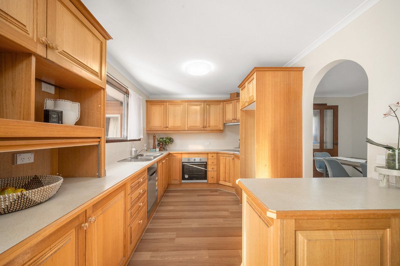 Photo - 88 William Webb Drive, Evatt ACT 2617 - Image 5
