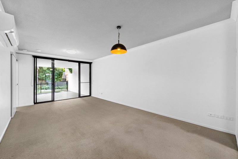 Photo - 8/8 Windsor Street, Nundah QLD 4012 - Image 4