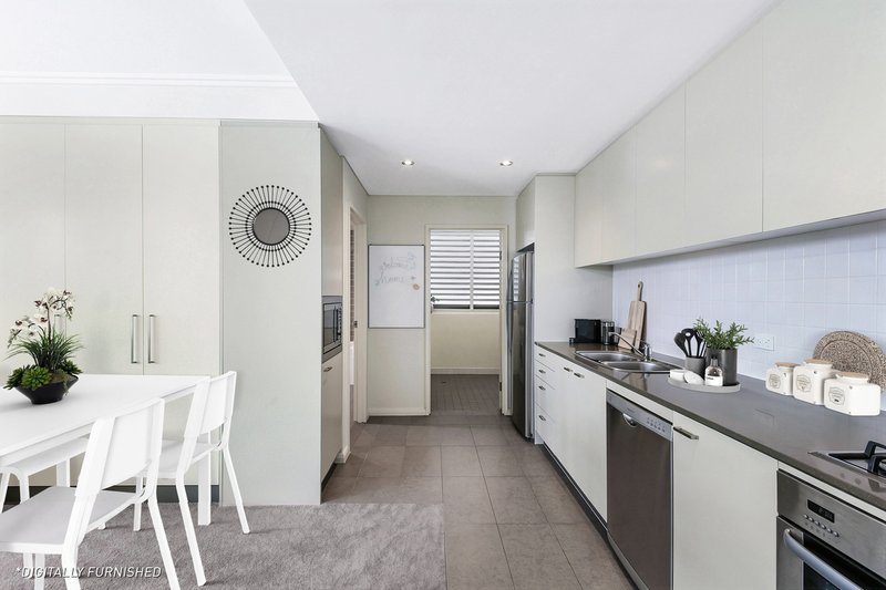 Photo - 880/33 Hill Road, Wentworth Point NSW 2127 - Image 3