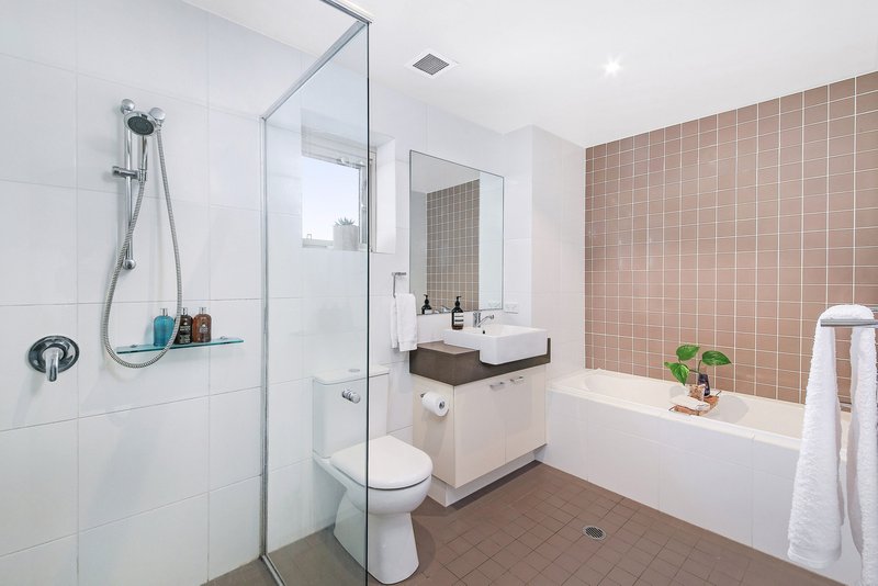 Photo - 880/33 Hill Road, Wentworth Point NSW 2127 - Image 5