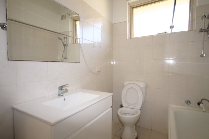 Photo - 8/87 Evaline Street, Campsie NSW 2194 - Image 5