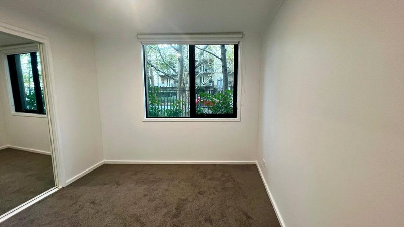 Photo - 8/88 Southbank Boulevard, Southbank VIC 3006 - Image 5
