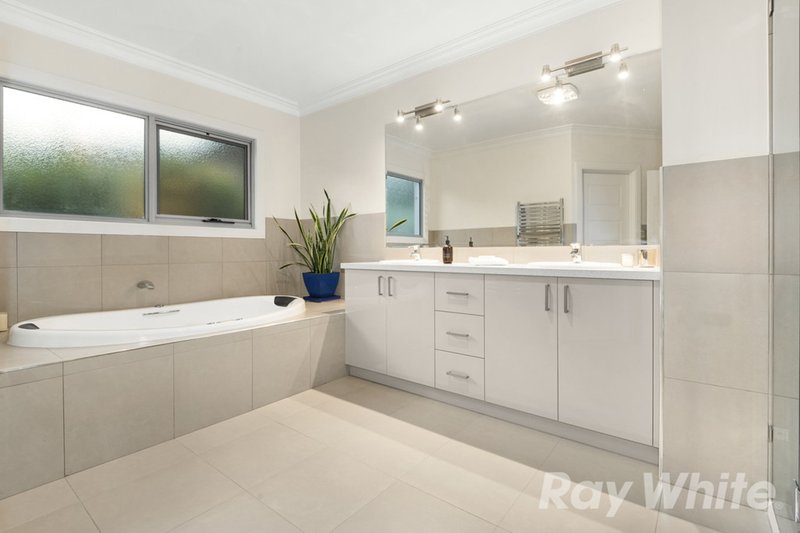 Photo - 888 Waverley Road, Wheelers Hill VIC 3150 - Image 16