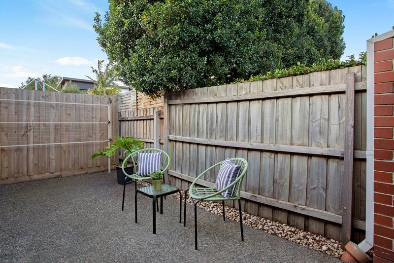 Photo - 8/9-11 Radcliff Avenue, Cheltenham VIC 3192 - Image 14