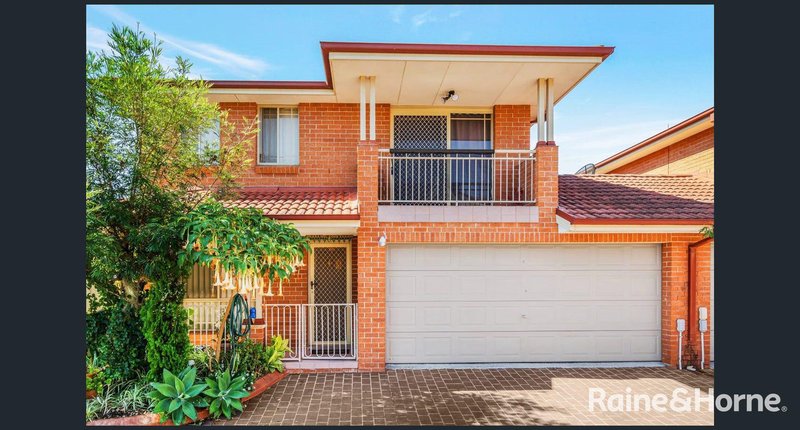 Photo - 8/9-11 Weir Crescent, Lurnea NSW 2170 - Image 1