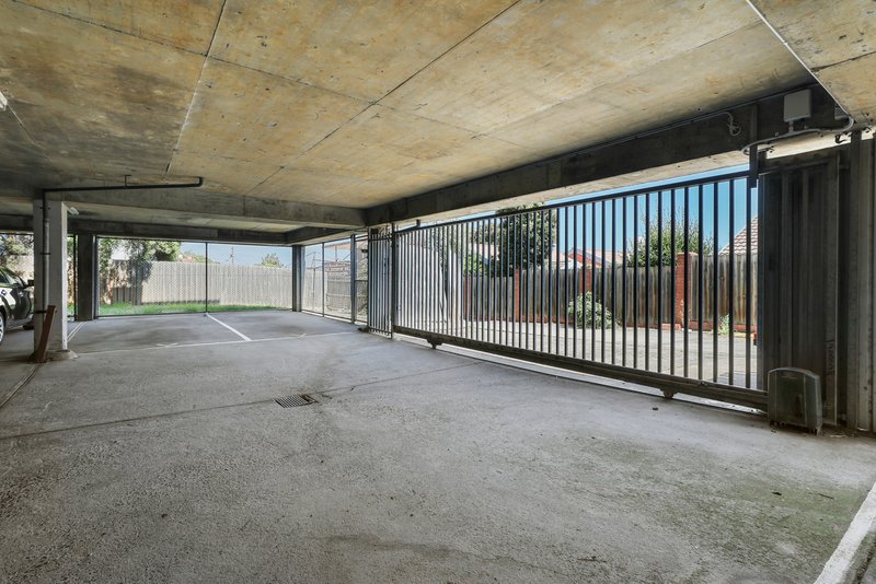 Photo - 8/9-11 Weller Street, Dandenong VIC 3175 - Image 10