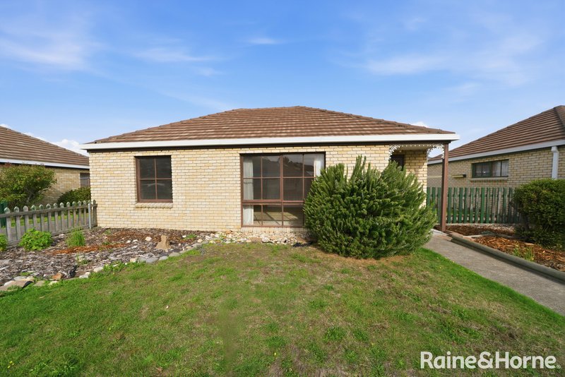 Photo - 8/9-13 Luttrell Avenue, Bellerive TAS 7018 - Image 3