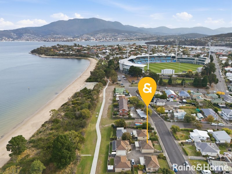 Photo - 8/9-13 Luttrell Avenue, Bellerive TAS 7018 - Image 5