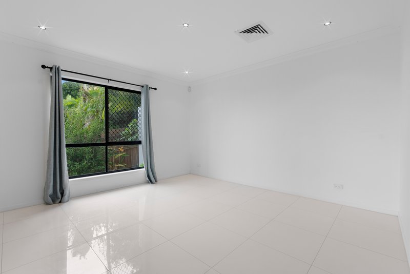 Photo - 89 Armstrong Way, Highland Park QLD 4211 - Image 20