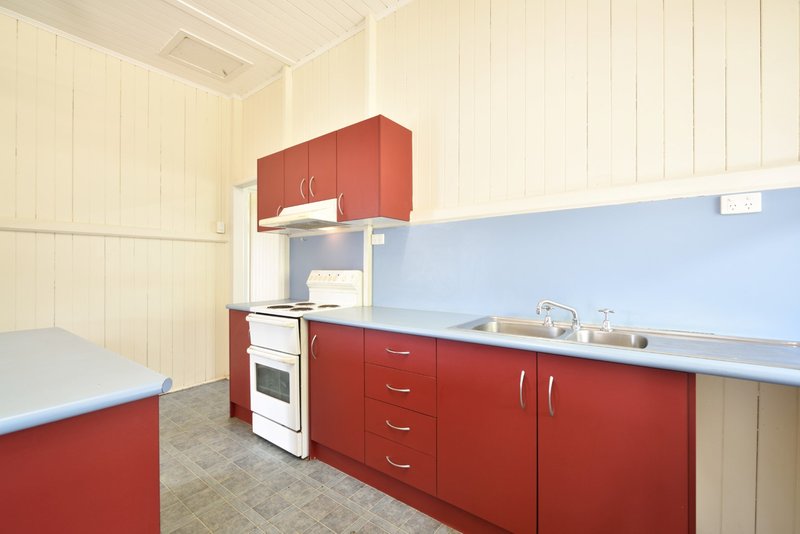 Photo - 89 Auckland Street, Gladstone Central QLD 4680 - Image 6