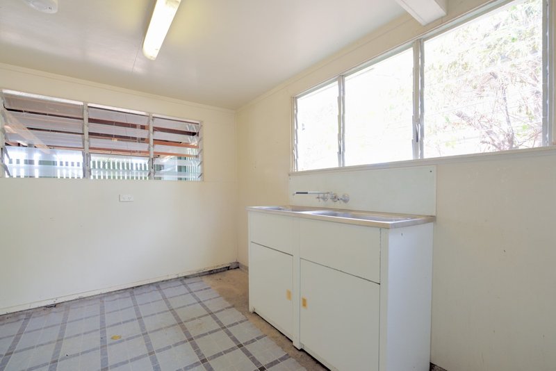 Photo - 89 Auckland Street, Gladstone Central QLD 4680 - Image 18