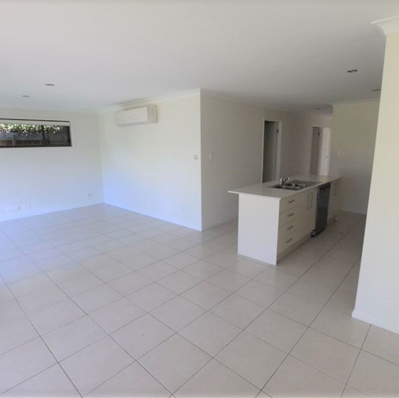 Photo - 89 Carlingford Circuit, Warner QLD 4500 - Image 6