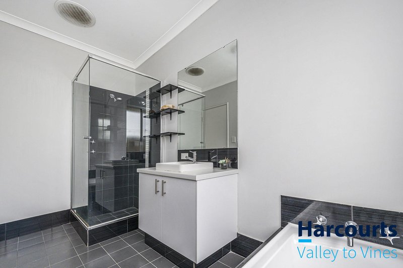 Photo - 89 Cheriton Ave , Ellenbrook WA 6069 - Image 17