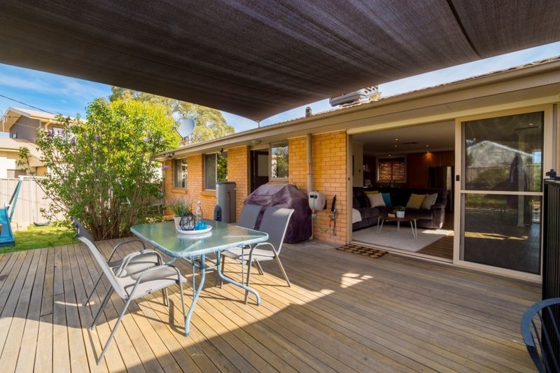 Photo - 89 Chuculba Crescent, Giralang ACT 2617 - Image 2