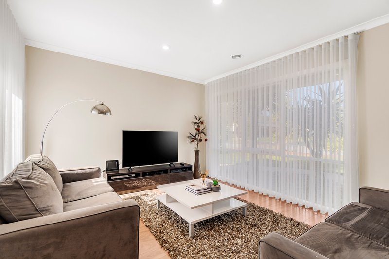 Photo - 89 Clauscen Drive, Rowville VIC 3178 - Image 2