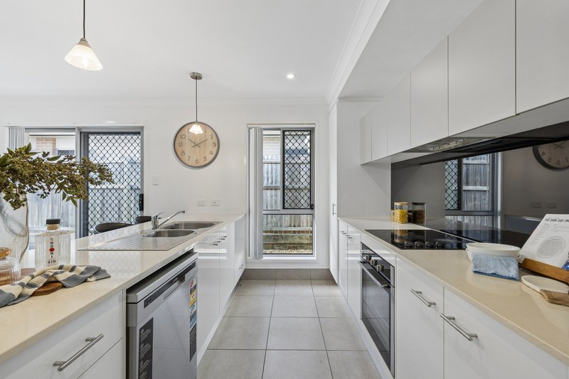 Photo - 89 Cootharaba Crescent, Warner QLD 4500 - Image 6