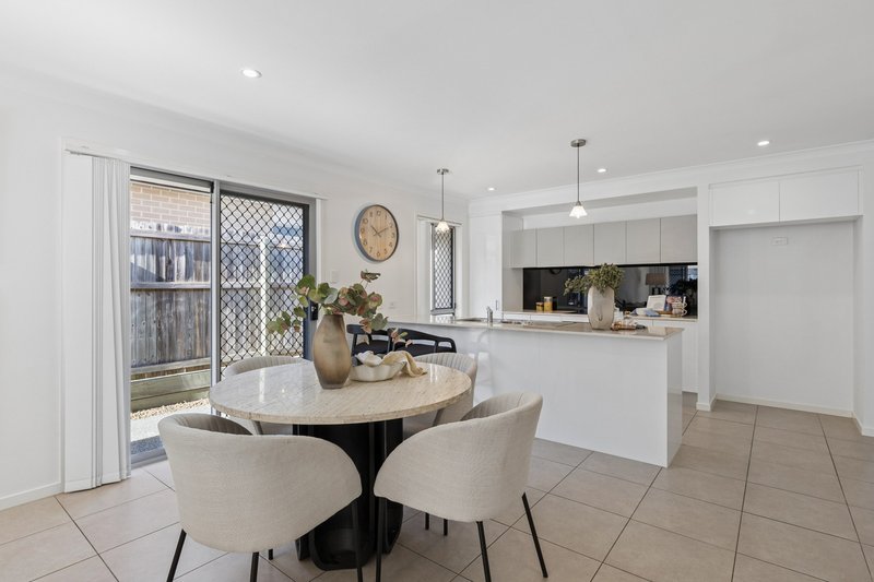 Photo - 89 Cootharaba Crescent, Warner QLD 4500 - Image 8
