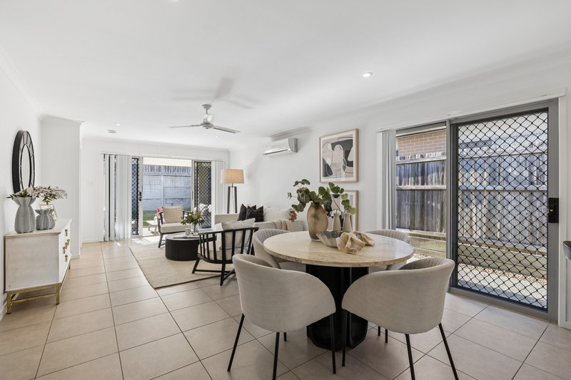 Photo - 89 Cootharaba Crescent, Warner QLD 4500 - Image 9