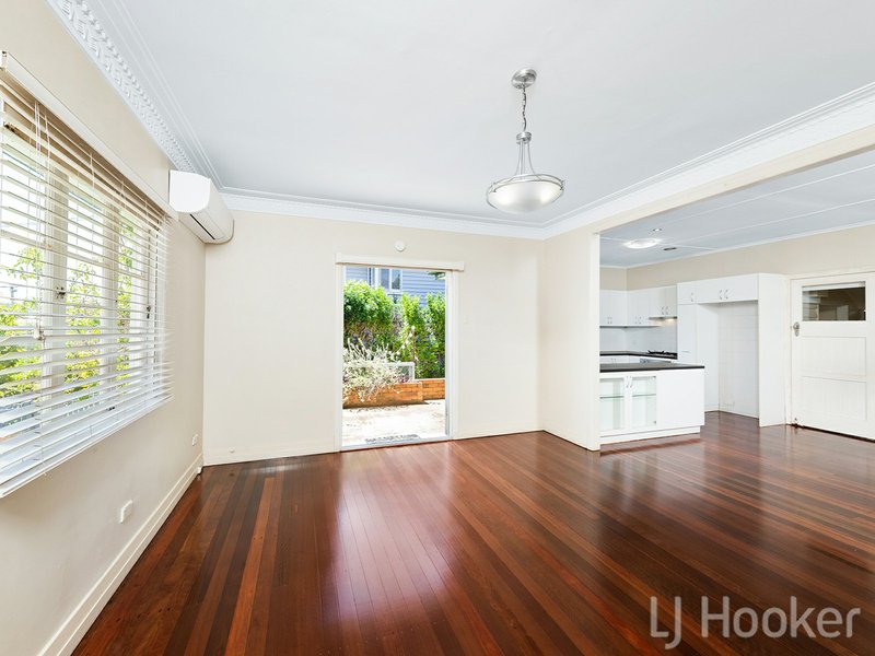 Photo - 89 Elwell Street, Morningside QLD 4170 - Image 2