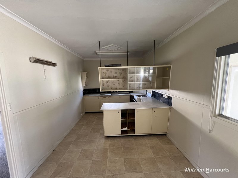 Photo - 89 Endersbee Street, Merredin WA 6415 - Image 7