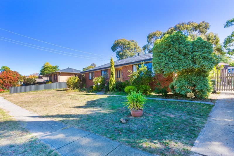 Photo - 89 Florey Drive, Macgregor ACT 2615 - Image 2