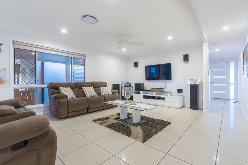 Photo - 89 Graham Road, Morayfield QLD 4506 - Image 3