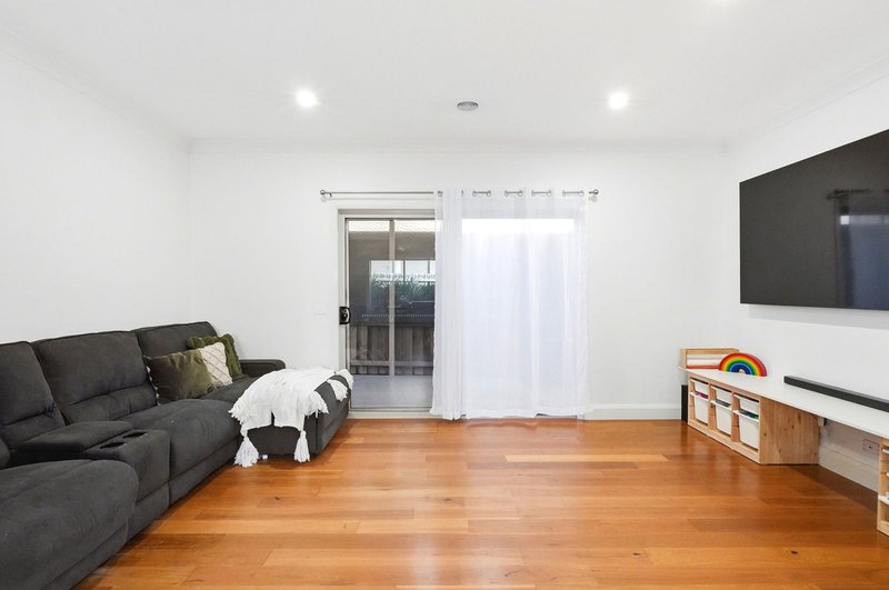 Photo - 89 Halletts Way, Darley VIC 3340 - Image 5